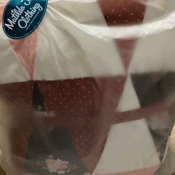 NIP/NWT Matilda Jane/ Joanna Gaines Quilt - Picture 4 of 5